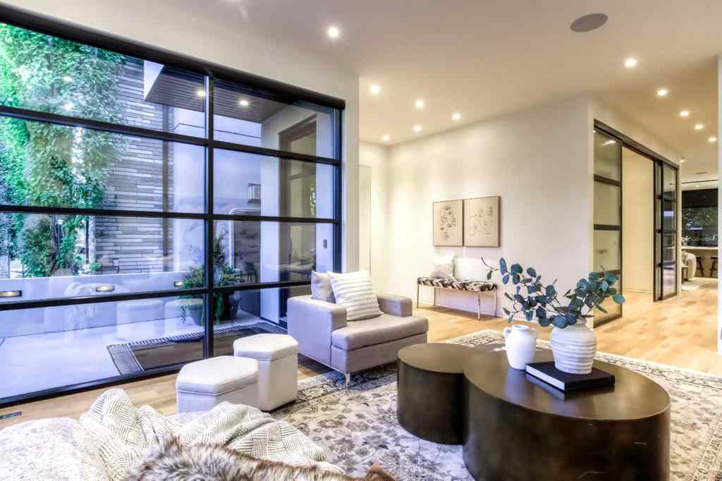 MLS® A2260248 - 2103 6 Avenue NW in West Hillhurst Calgary, Residential