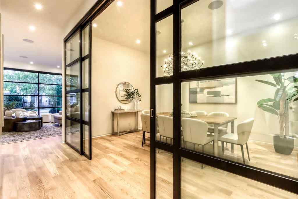 MLS® A2260248 - 2103 6 Avenue NW in West Hillhurst Calgary, Residential