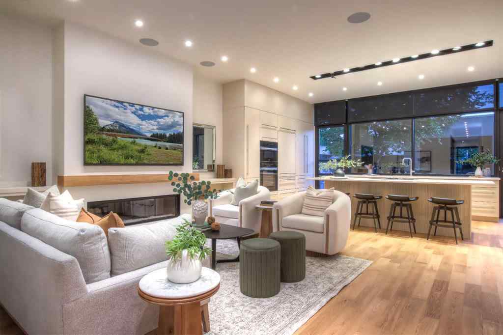 MLS® A2260248 - 2103 6 Avenue NW in West Hillhurst Calgary, Residential