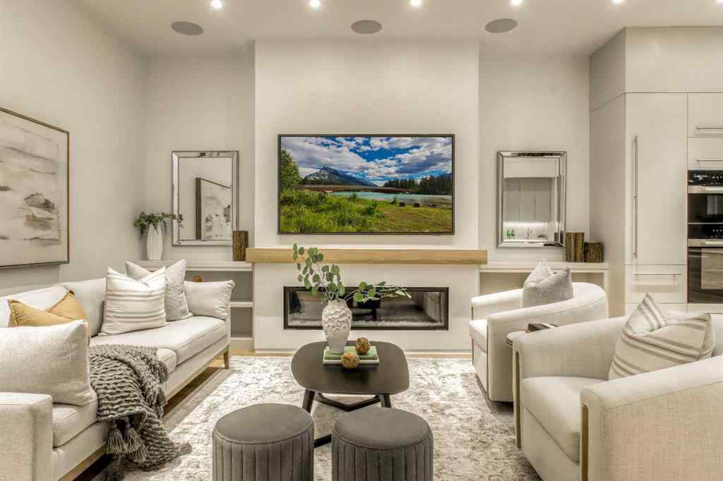 MLS® A2260248 - 2103 6 Avenue NW in West Hillhurst Calgary, Residential