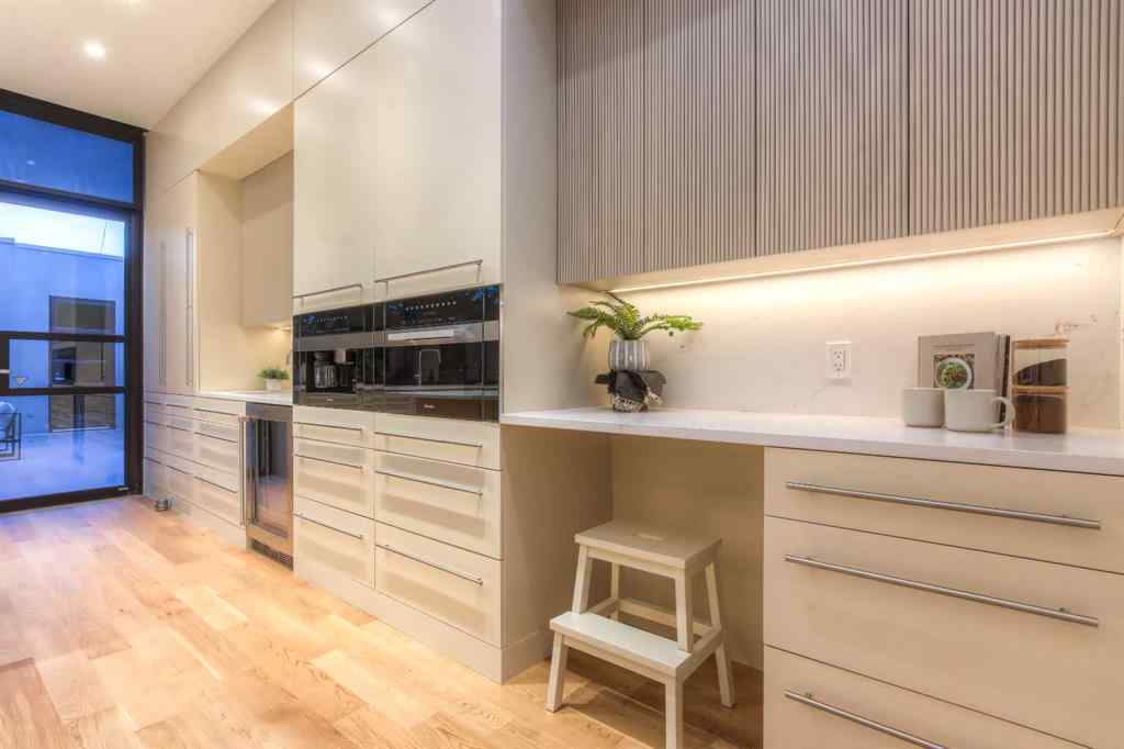 MLS® A2260248 - 2103 6 Avenue NW in West Hillhurst Calgary, Residential