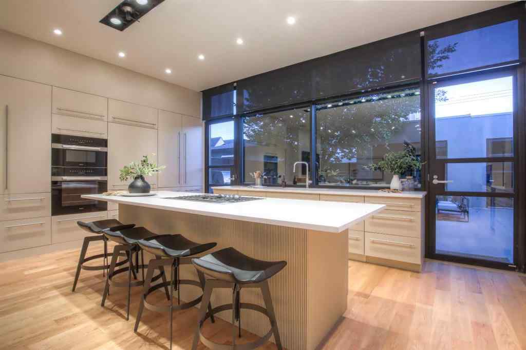 MLS® A2260248 - 2103 6 Avenue NW in West Hillhurst Calgary, Residential