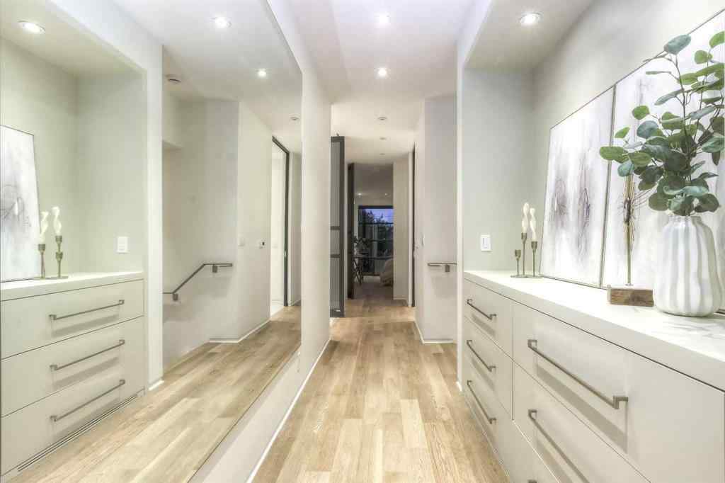 MLS® A2260248 - 2103 6 Avenue NW in West Hillhurst Calgary, Residential