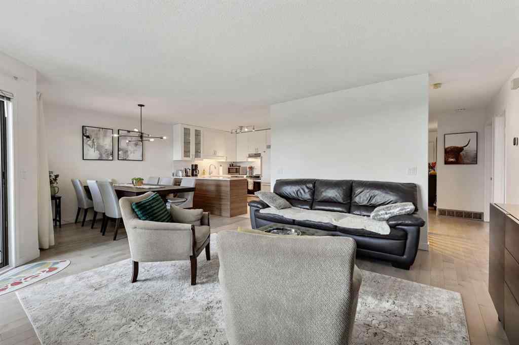 MLS® A2260262 - 72 Coach Side Terrace SW in Coach Hill Calgary, Residential