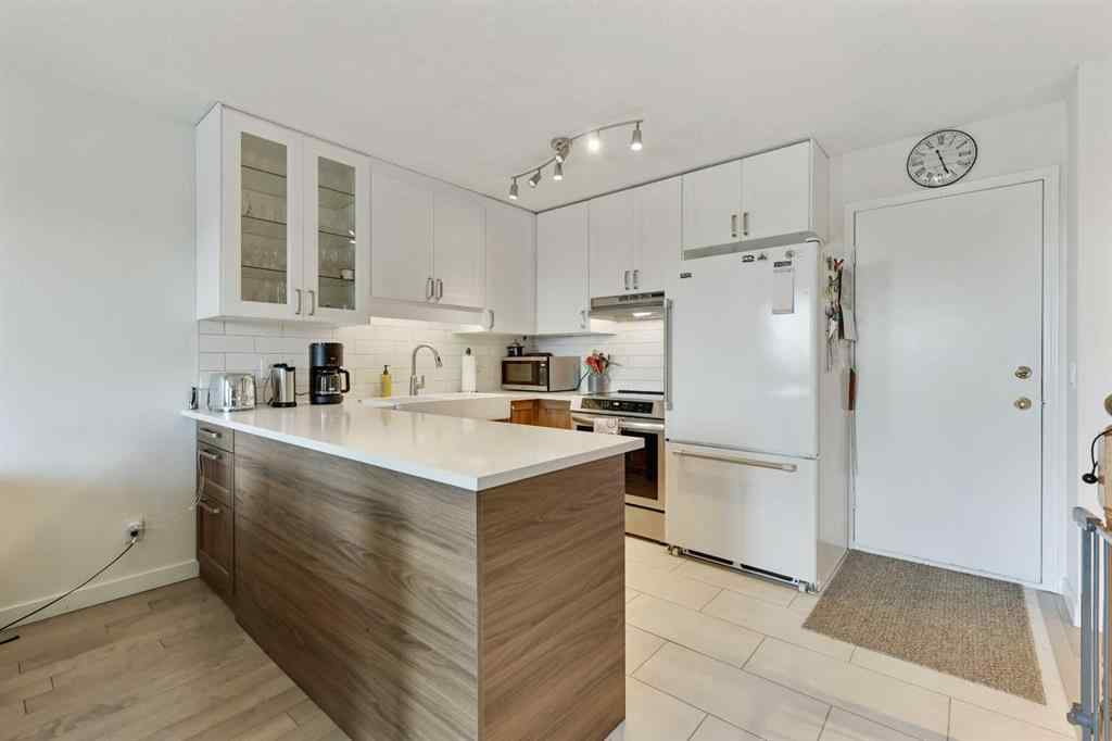 MLS® A2260262 - 72 Coach Side Terrace SW in Coach Hill Calgary, Residential