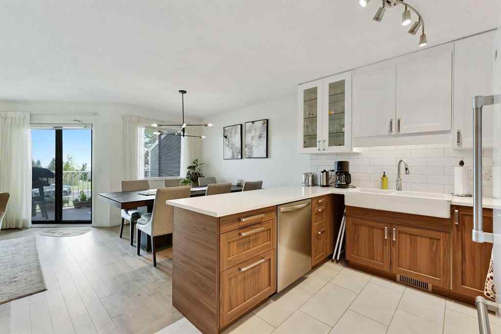 MLS® A2260262 - 72 Coach Side Terrace SW in Coach Hill Calgary, Residential