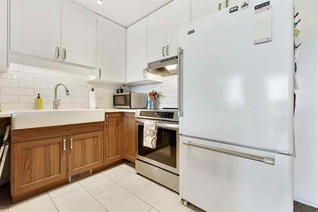 MLS® A2260262 - 72 Coach Side Terrace SW in Coach Hill Calgary, Residential