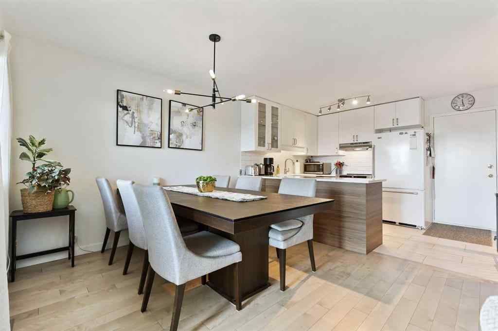 MLS® A2260262 - 72 Coach Side Terrace SW in Coach Hill Calgary, Residential