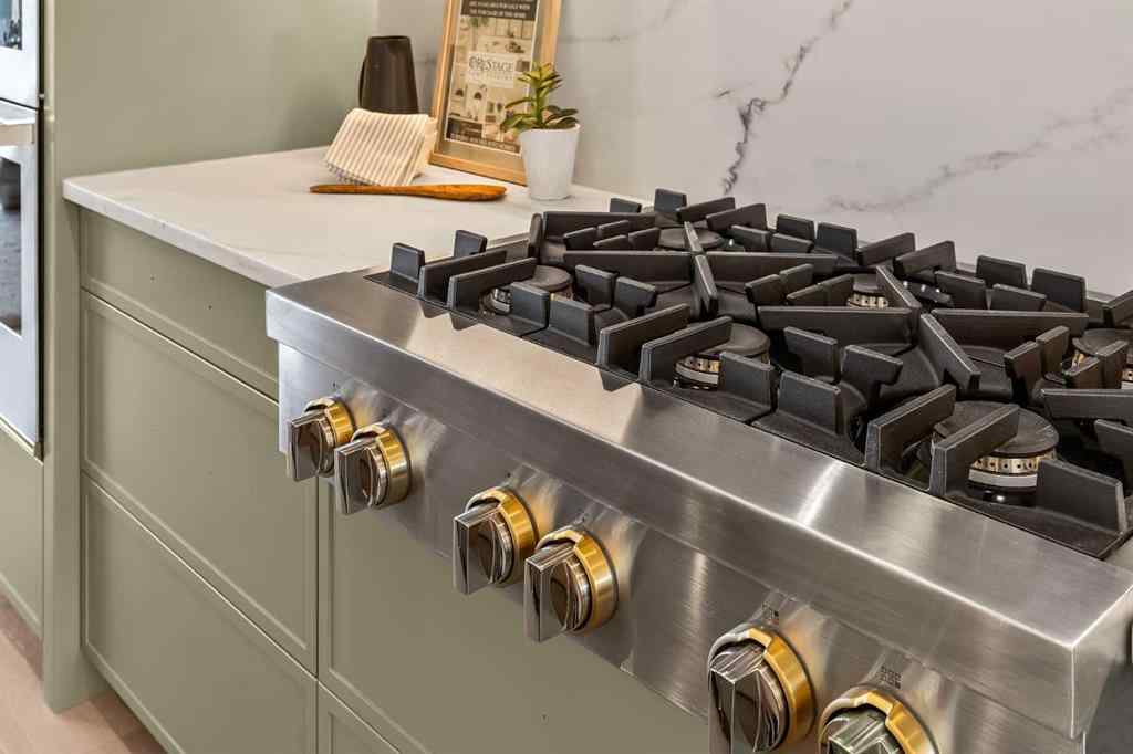 MLS® A2260297 - 2013 34 Street SW in Killarney/Glengarry Calgary, Residential