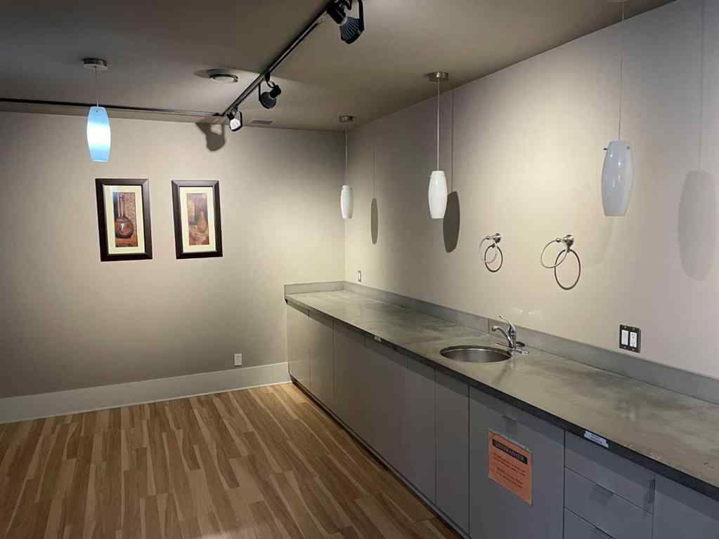 MLS® A2260302 - 1415 28 Street NE in Meridian Calgary, Commercial