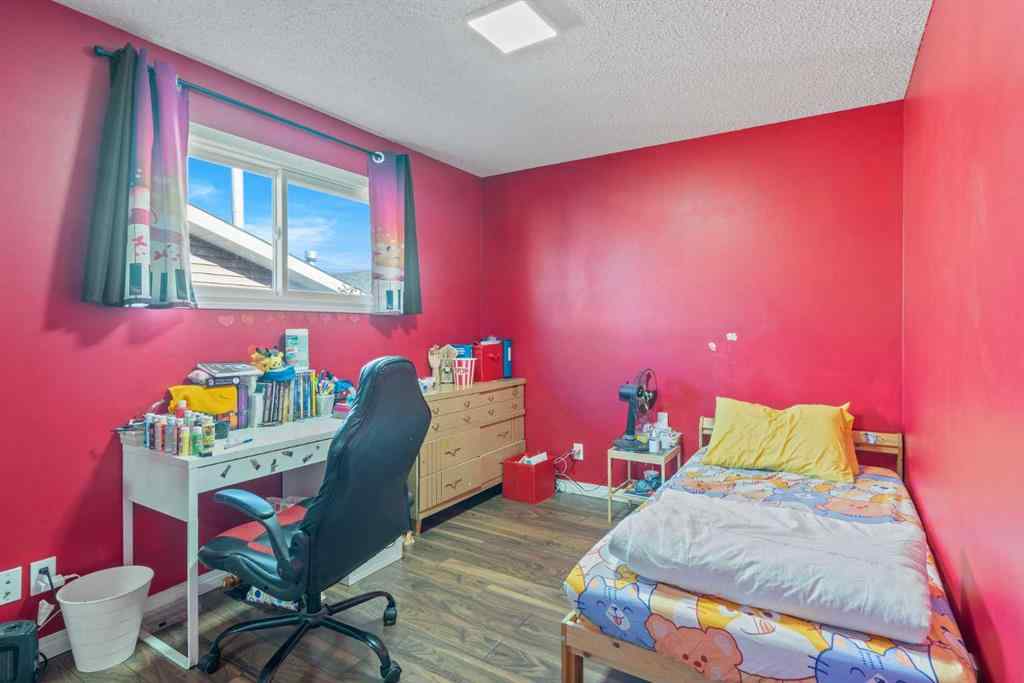 MLS® A2260304 - 6108 28 Avenue NE in Pineridge Calgary, Residential