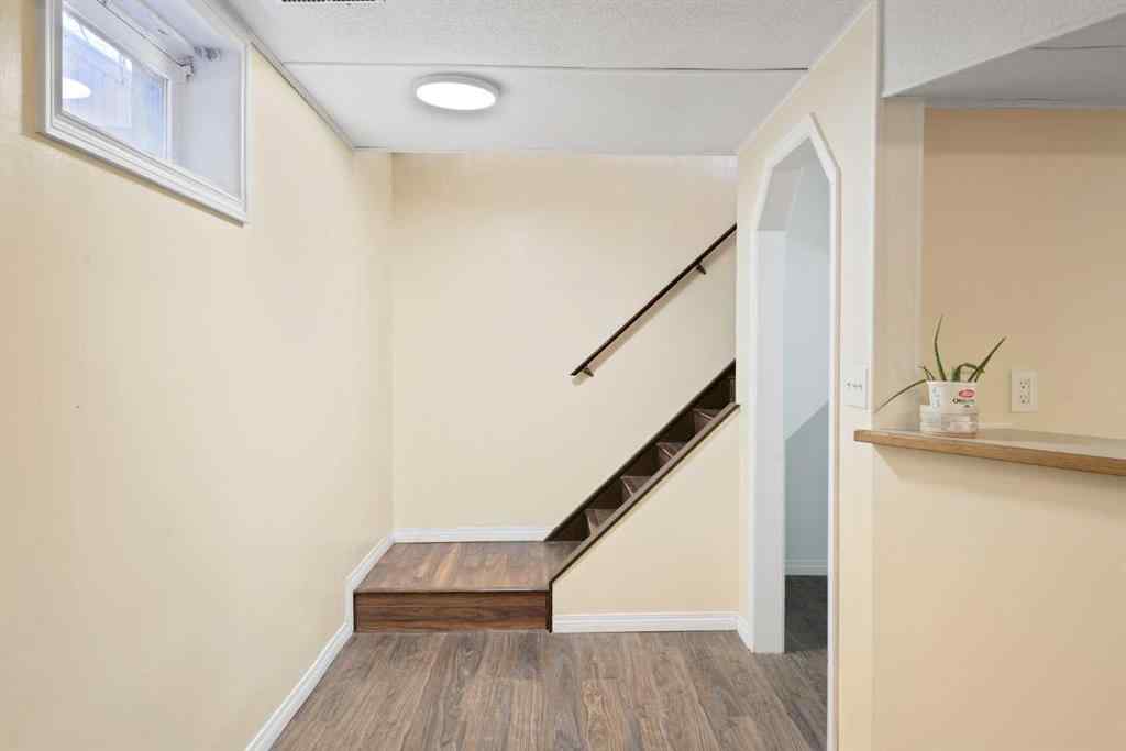 MLS® A2260304 - 6108 28 Avenue NE in Pineridge Calgary, Residential