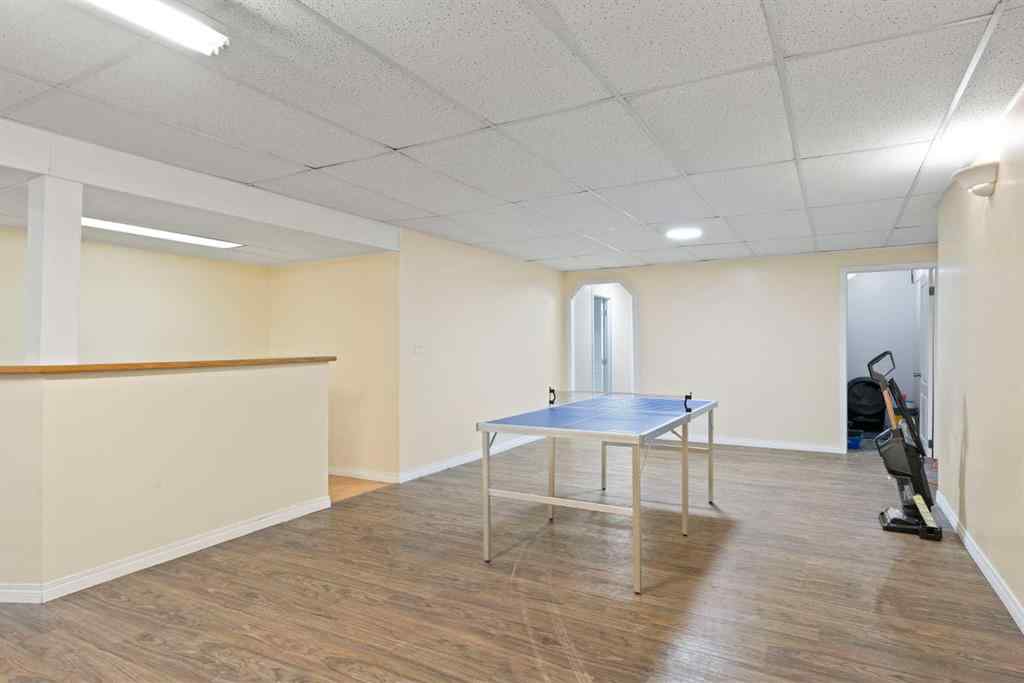 MLS® A2260304 - 6108 28 Avenue NE in Pineridge Calgary, Residential