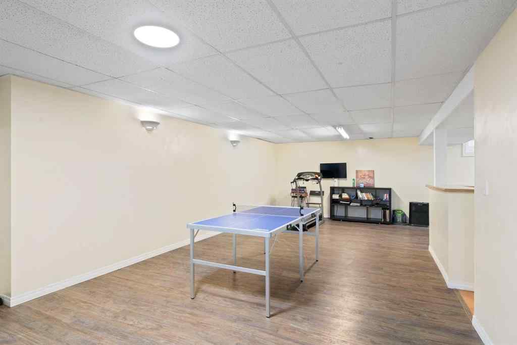 MLS® A2260304 - 6108 28 Avenue NE in Pineridge Calgary, Residential