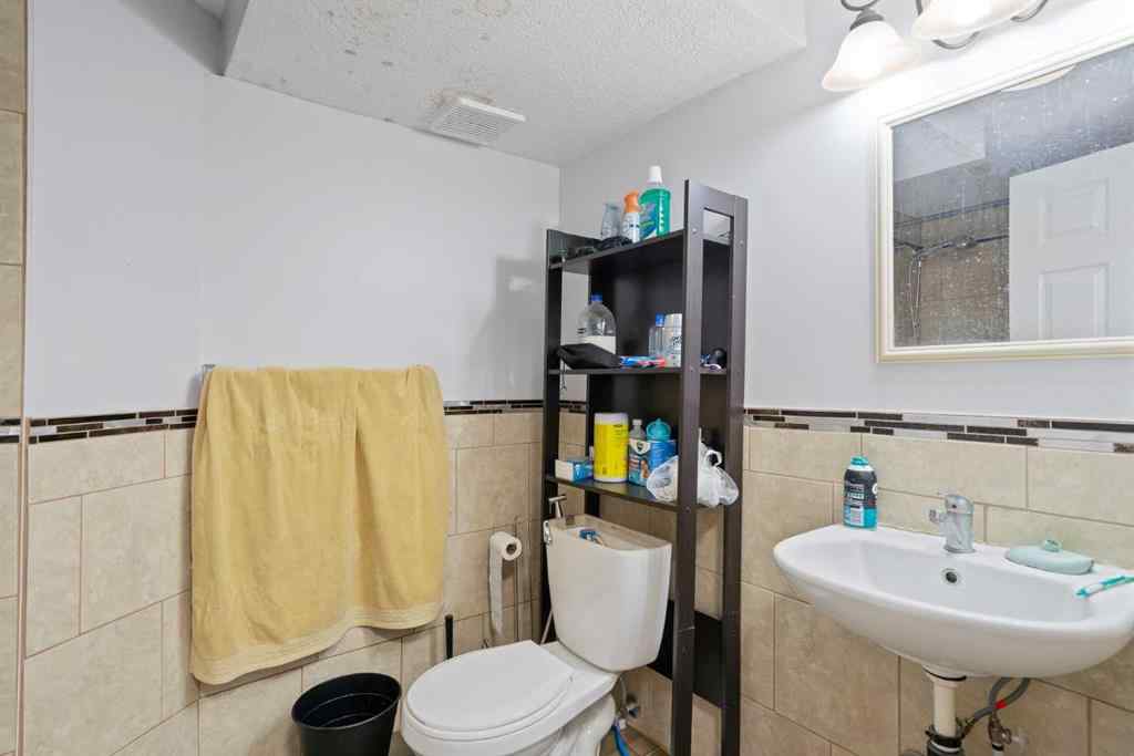 MLS® A2260304 - 6108 28 Avenue NE in Pineridge Calgary, Residential