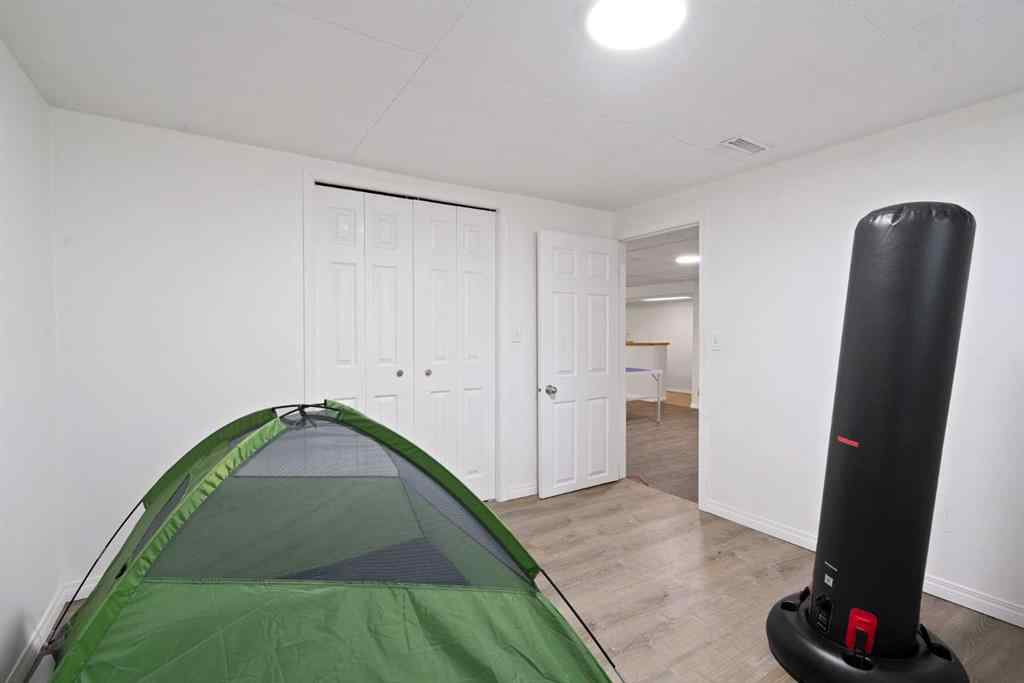 MLS® A2260304 - 6108 28 Avenue NE in Pineridge Calgary, Residential