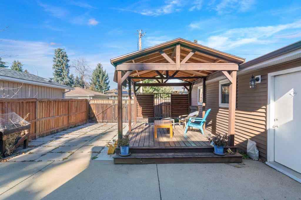 MLS® A2260304 - 6108 28 Avenue NE in Pineridge Calgary, Residential