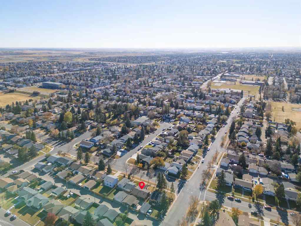 MLS® A2260304 - 6108 28 Avenue NE in Pineridge Calgary, Residential