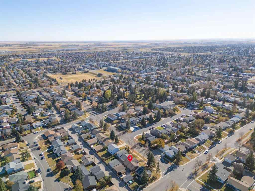 MLS® A2260304 - 6108 28 Avenue NE in Pineridge Calgary, Residential