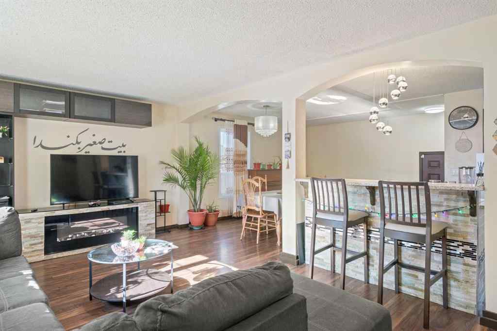 MLS® A2260304 - 6108 28 Avenue NE in Pineridge Calgary, Residential