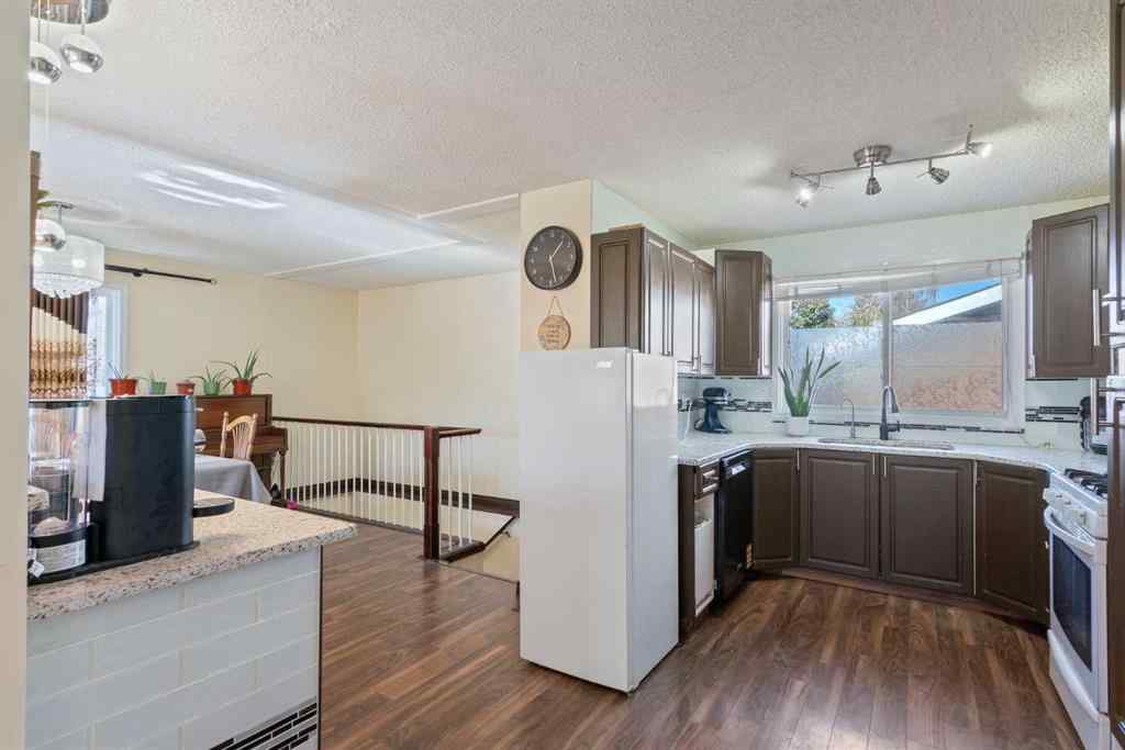 MLS® A2260304 - 6108 28 Avenue NE in Pineridge Calgary, Residential