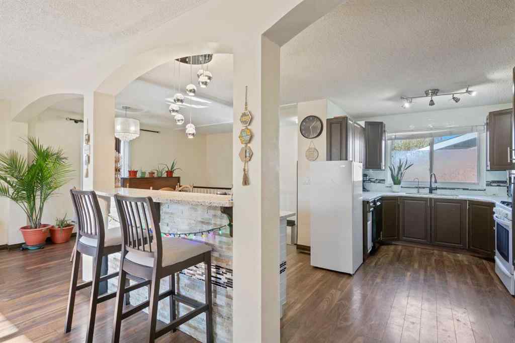 MLS® A2260304 - 6108 28 Avenue NE in Pineridge Calgary, Residential