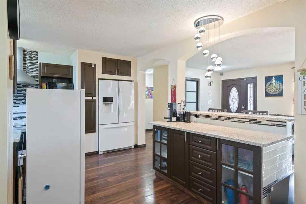 MLS® A2260304 - 6108 28 Avenue NE in Pineridge Calgary, Residential