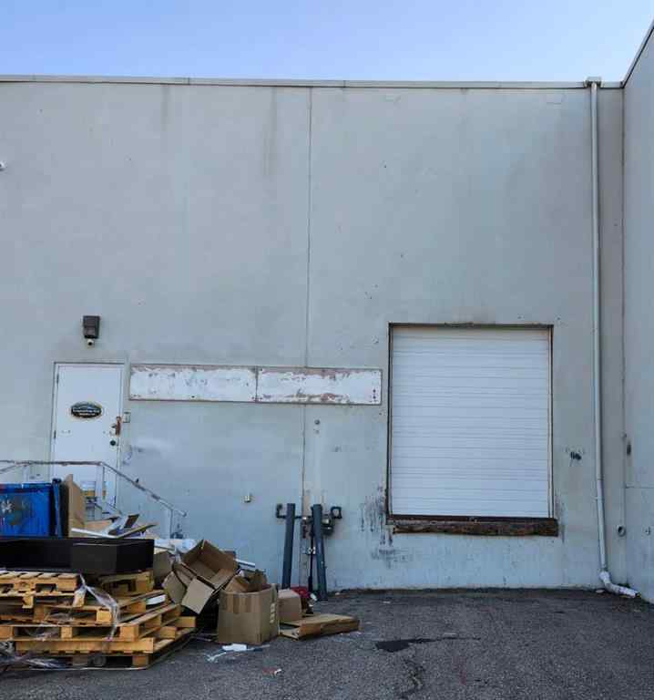 MLS® A2260309 - Unit #2 2219 35 Avenue NE in North Airways Calgary, Commercial