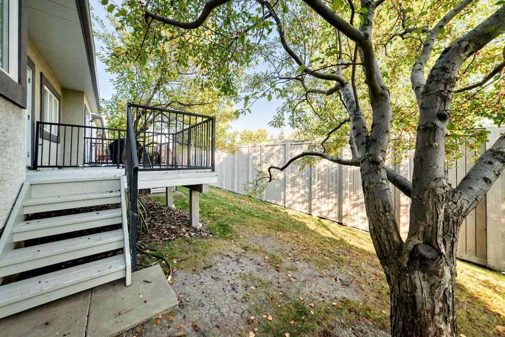 MLS® A2260319 - 92 simcoe Place SW in Signal Hill Calgary, Residential