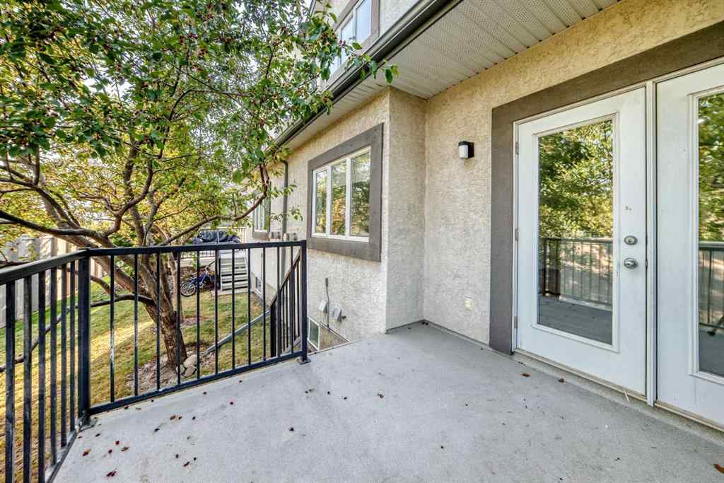 MLS® A2260319 - 92 simcoe Place SW in Signal Hill Calgary, Residential