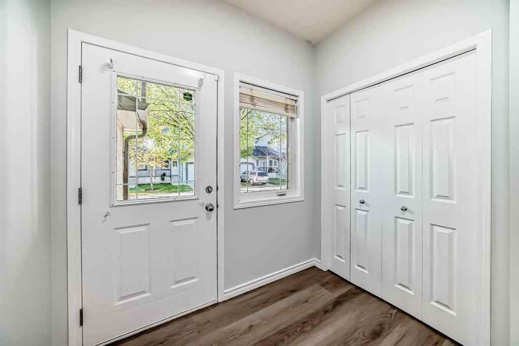 MLS® A2260319 - 92 simcoe Place SW in Signal Hill Calgary, Residential