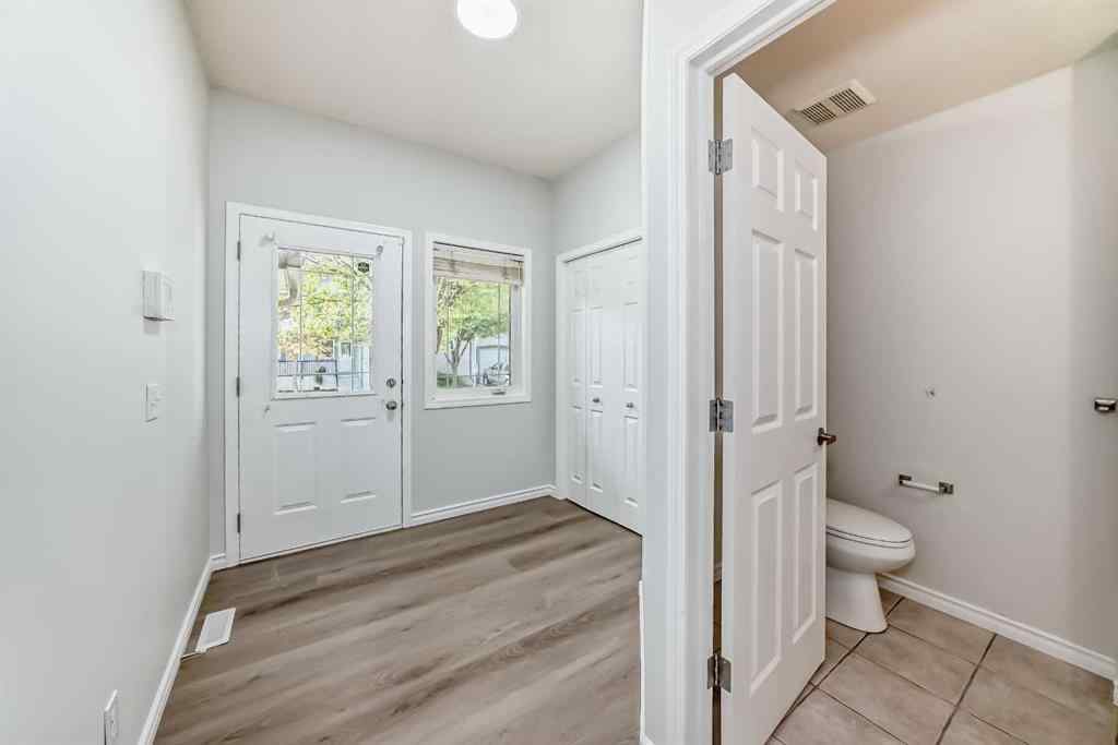 MLS® A2260319 - 92 simcoe Place SW in Signal Hill Calgary, Residential