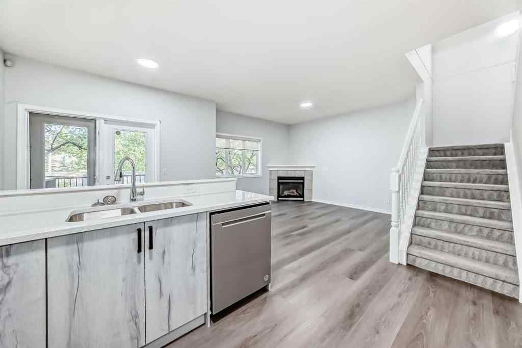 MLS® A2260319 - 92 simcoe Place SW in Signal Hill Calgary, Residential