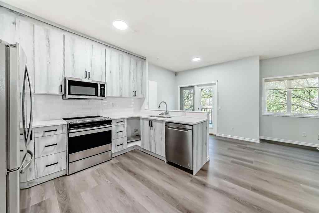 MLS® A2260319 - 92 simcoe Place SW in Signal Hill Calgary, Residential