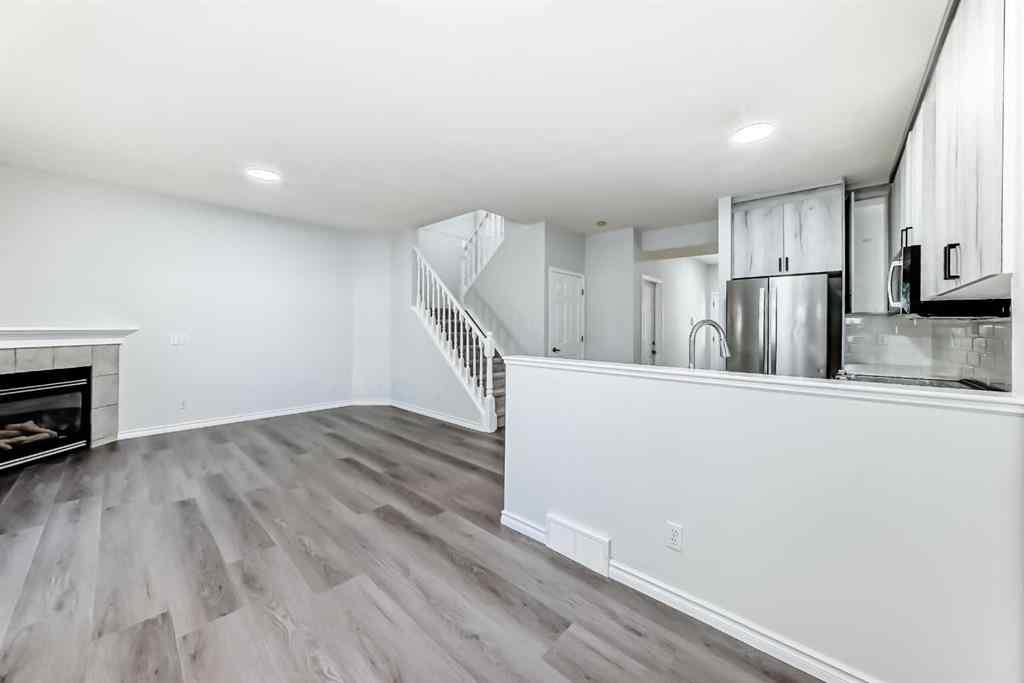 MLS® A2260319 - 92 simcoe Place SW in Signal Hill Calgary, Residential