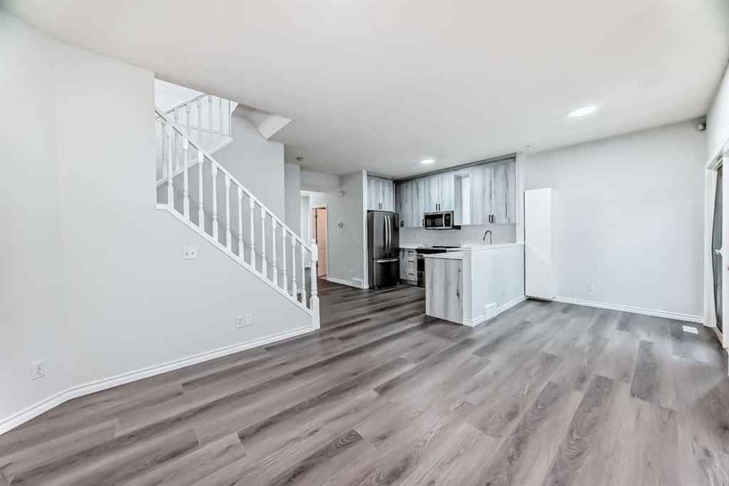MLS® A2260319 - 92 simcoe Place SW in Signal Hill Calgary, Residential