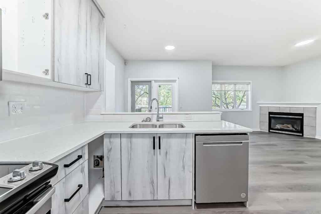 MLS® A2260319 - 92 simcoe Place SW in Signal Hill Calgary, Residential