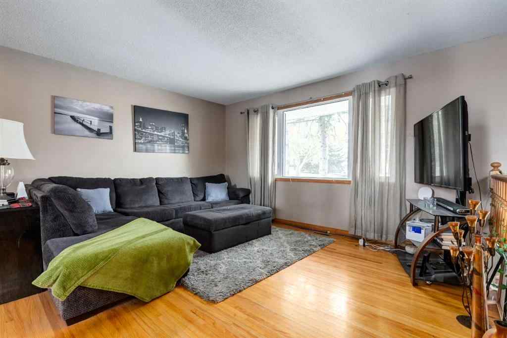 MLS® A2260325 - 7711 Bowcliffe Crescent NW in Bowness Calgary, Residential