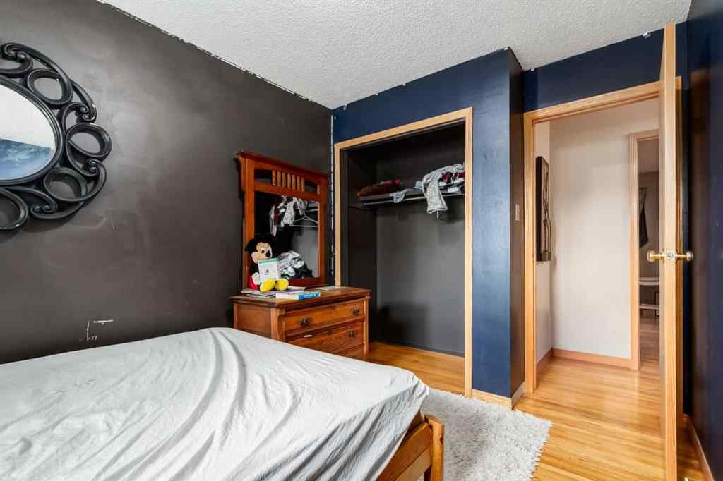 MLS® A2260325 - 7711 Bowcliffe Crescent NW in Bowness Calgary, Residential