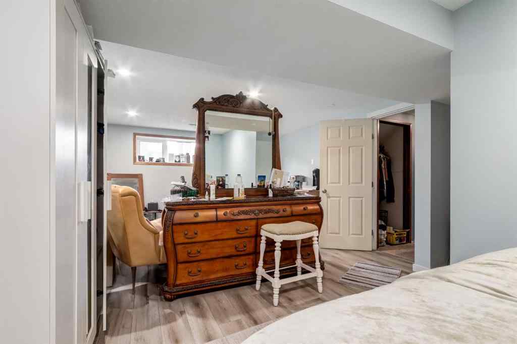 MLS® A2260325 - 7711 Bowcliffe Crescent NW in Bowness Calgary, Residential