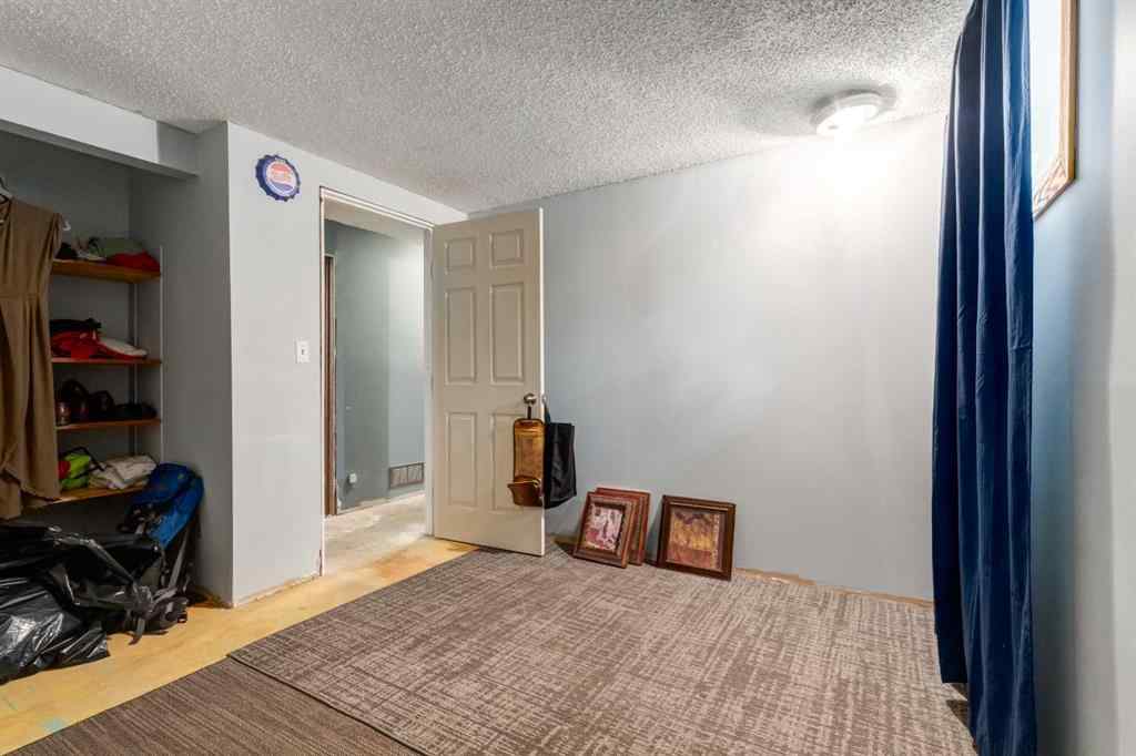 MLS® A2260325 - 7711 Bowcliffe Crescent NW in Bowness Calgary, Residential