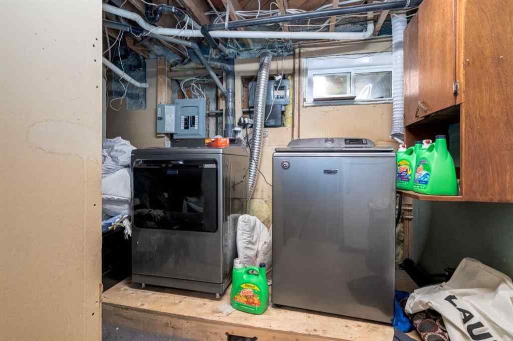 MLS® A2260325 - 7711 Bowcliffe Crescent NW in Bowness Calgary, Residential