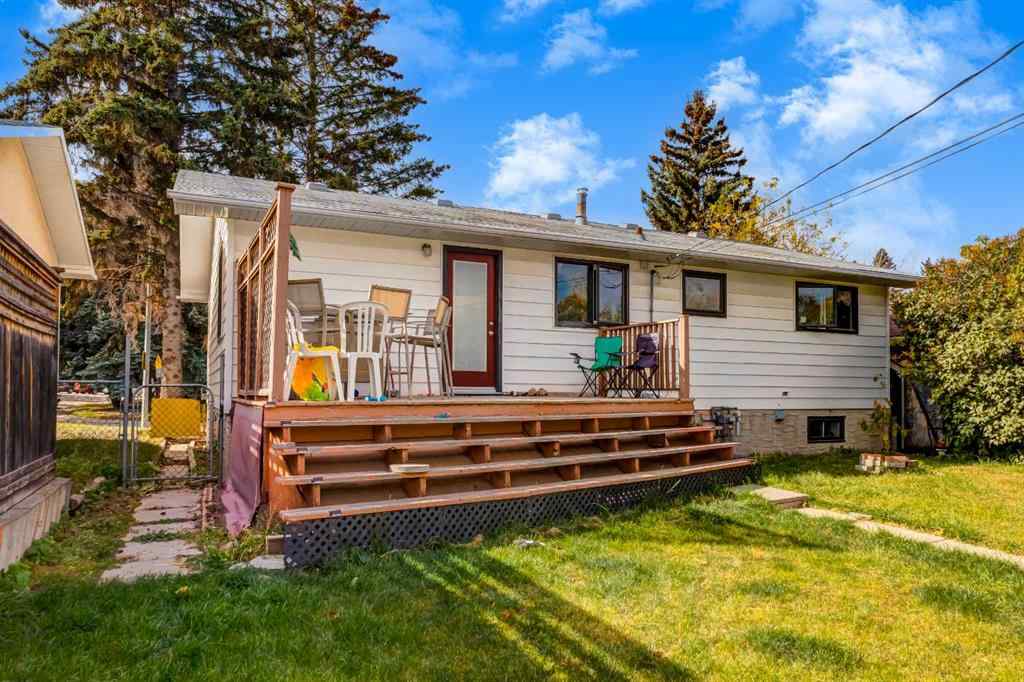 MLS® A2260325 - 7711 Bowcliffe Crescent NW in Bowness Calgary, Residential