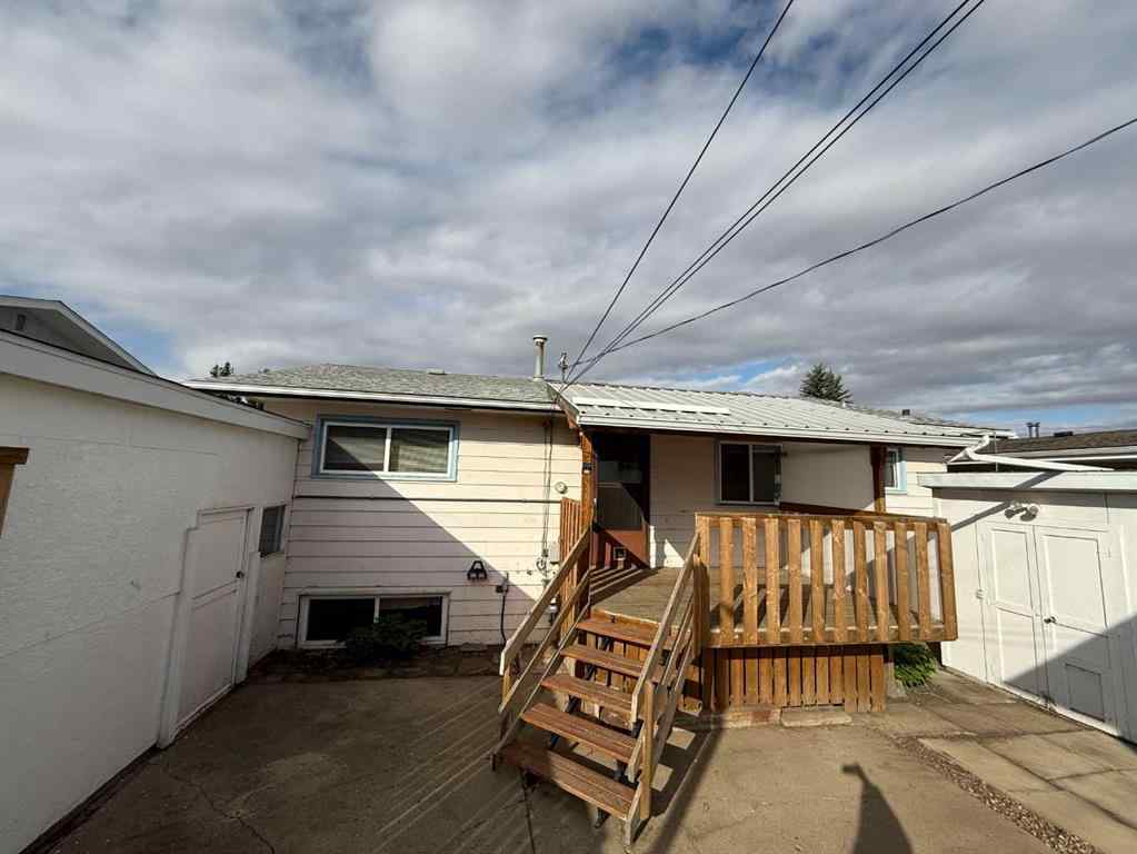 MLS® A2260326 - 4413 43 Street   in Riverside Ponoka, Residential