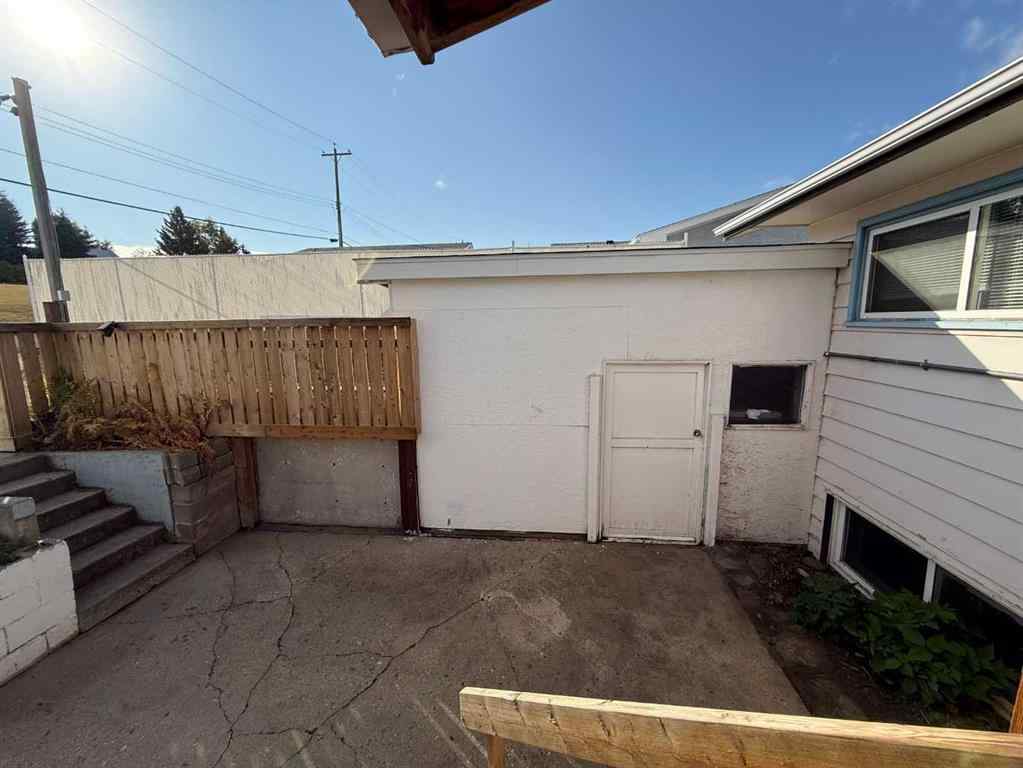 MLS® A2260326 - 4413 43 Street   in Riverside Ponoka, Residential