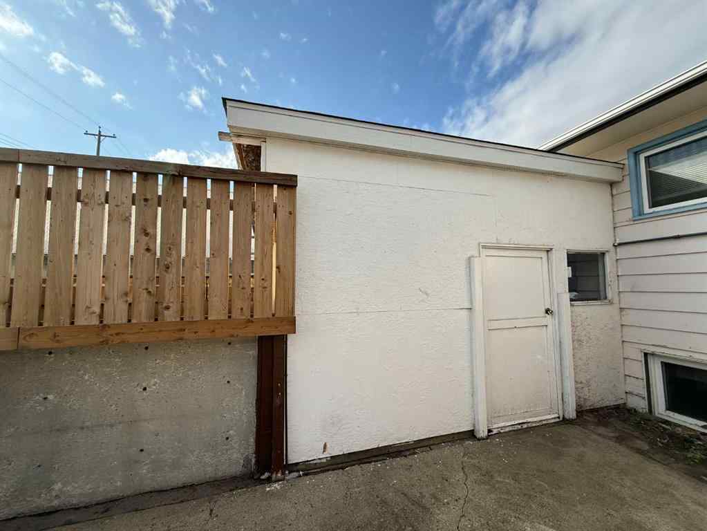 MLS® A2260326 - 4413 43 Street   in Riverside Ponoka, Residential