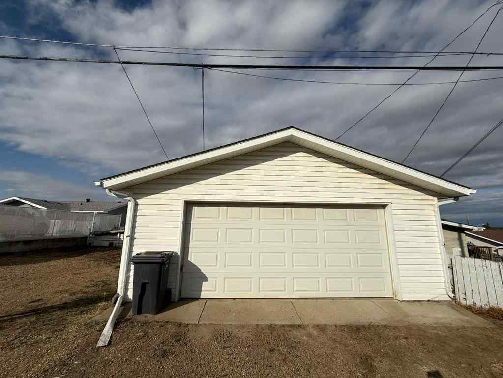 MLS® A2260326 - 4413 43 Street   in Riverside Ponoka, Residential