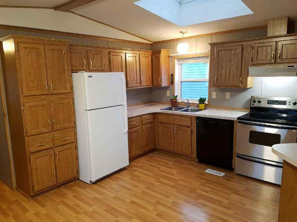 MLS® A2260327 - 10620 98A Street  in N/A Clairmont, Rental