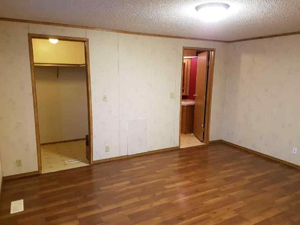 MLS® A2260327 - 10620 98A Street  in N/A Clairmont, Rental