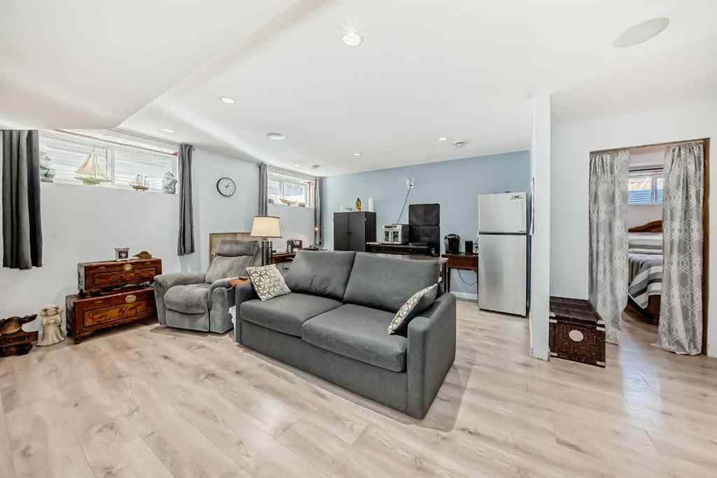 MLS® A2260329 - 20 Bowman Circle  in Beacon Hill Sylvan Lake, Residential